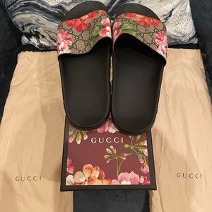 GUCCI BLOOM SLIDES